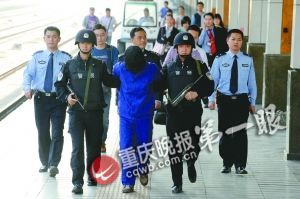 疑犯为还高利贷威胁实施爆炸敲诈商场