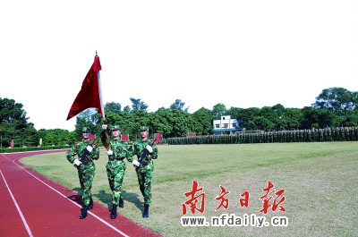 10月11日至31日,海軍沙角部隊為廣州仲愷農業工程學院3000多名2010級