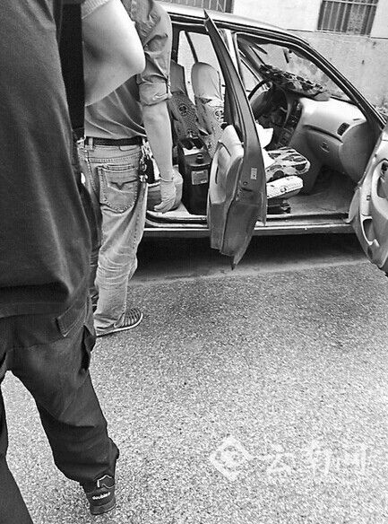 女子因涉婚外情被人当街泼汽油烧死(组图)