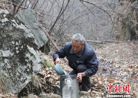 护林老人孤守森林30年曾将盗猎亲属捕获送警