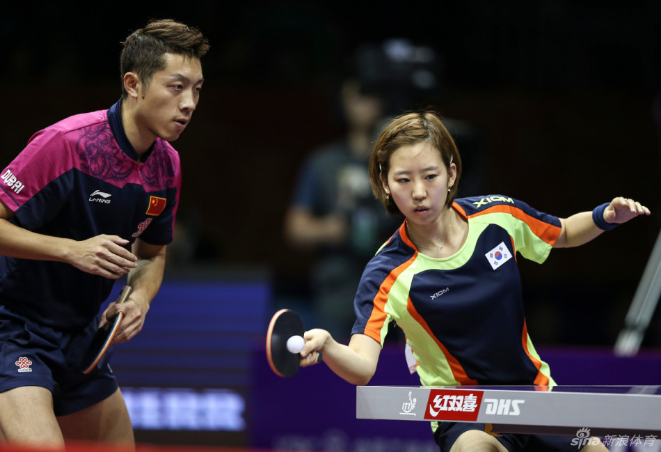 梁夏银曾与许昕征战混双(右)