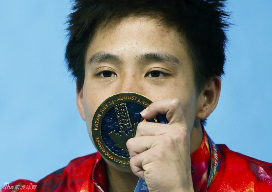 跳水世界杯男三米板何超第六