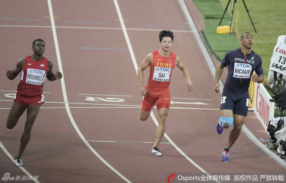 去年世锦赛上美国队交接棒就出现了失误