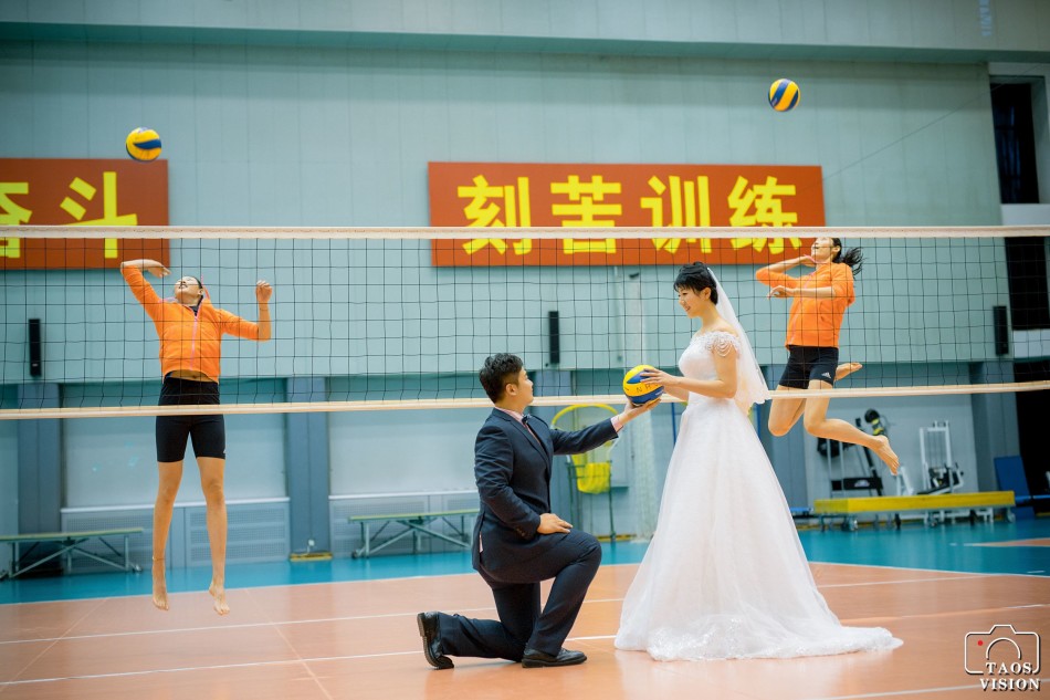 颜妮、朱婷助阵沈静思婚纱照