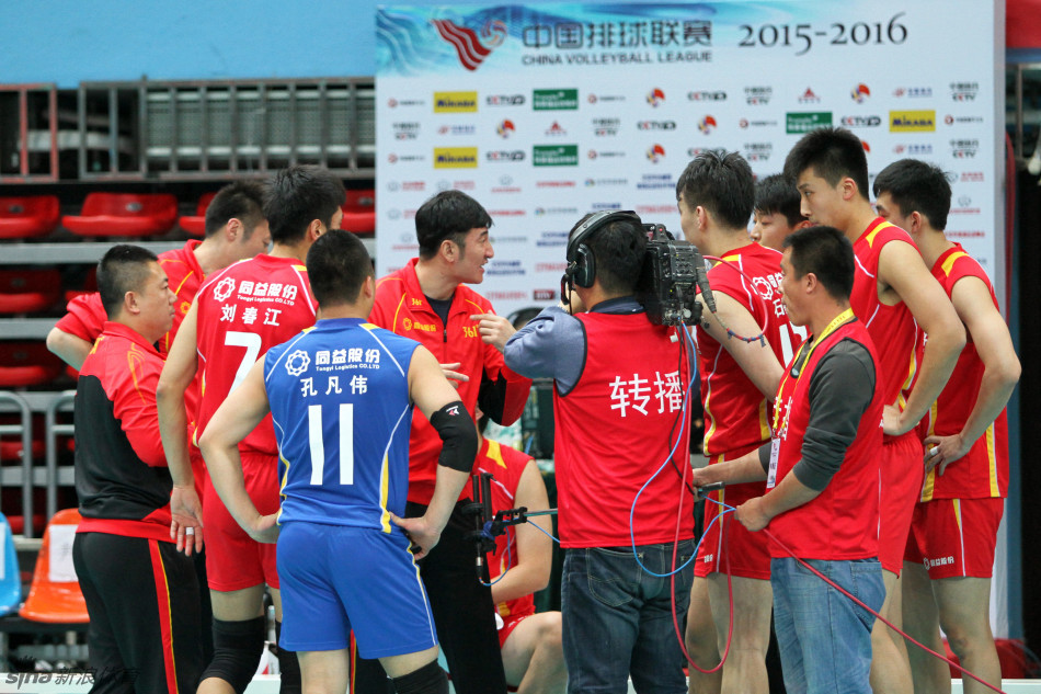 常青树 撰辽宁男排队报袁志 队伍在最低谷 手机新浪网
