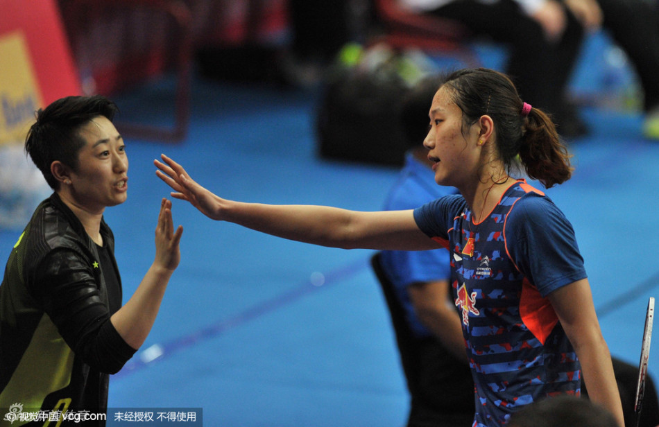 中国队3比2战胜日本队