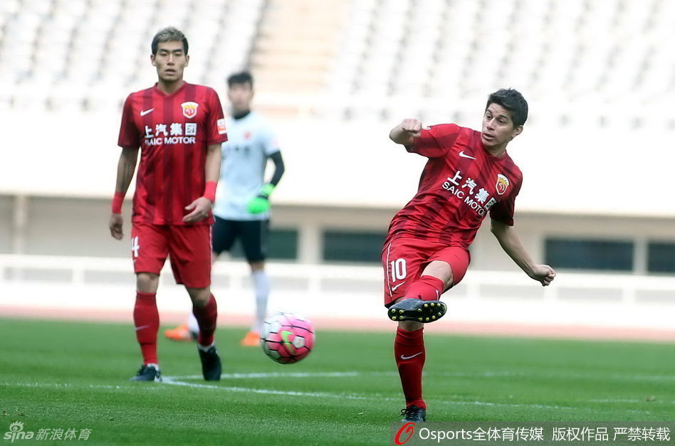 孔卡将被固定在组织后腰