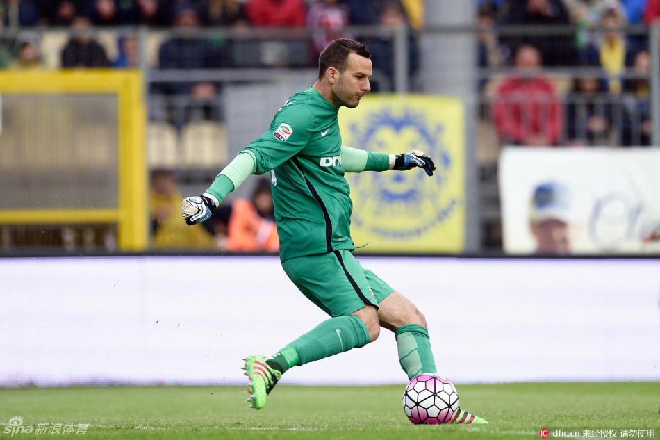 汉达诺维奇不走