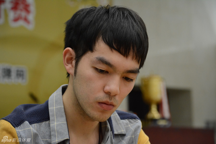 小帅哥李轩豪升为六段