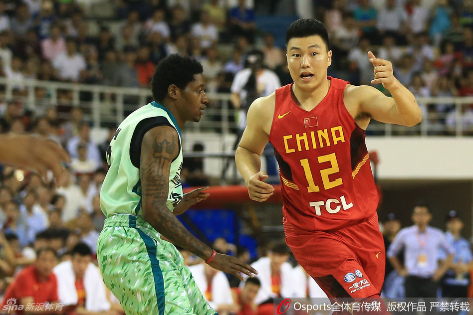 李根:奶奶现场观战太紧张 我再打一场定晕倒_CBA_新浪竞技风暴_新浪网