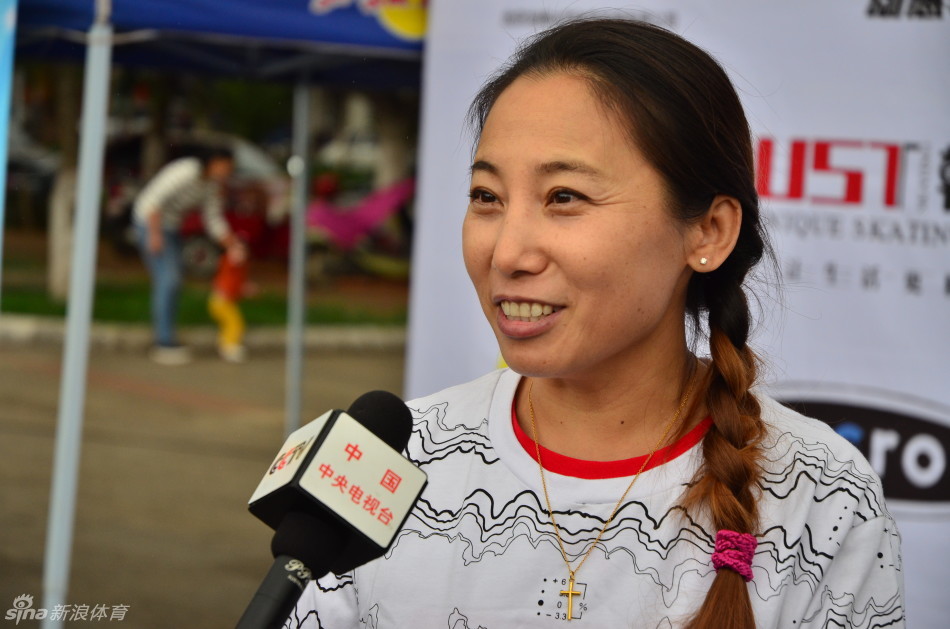 李琰接受采访