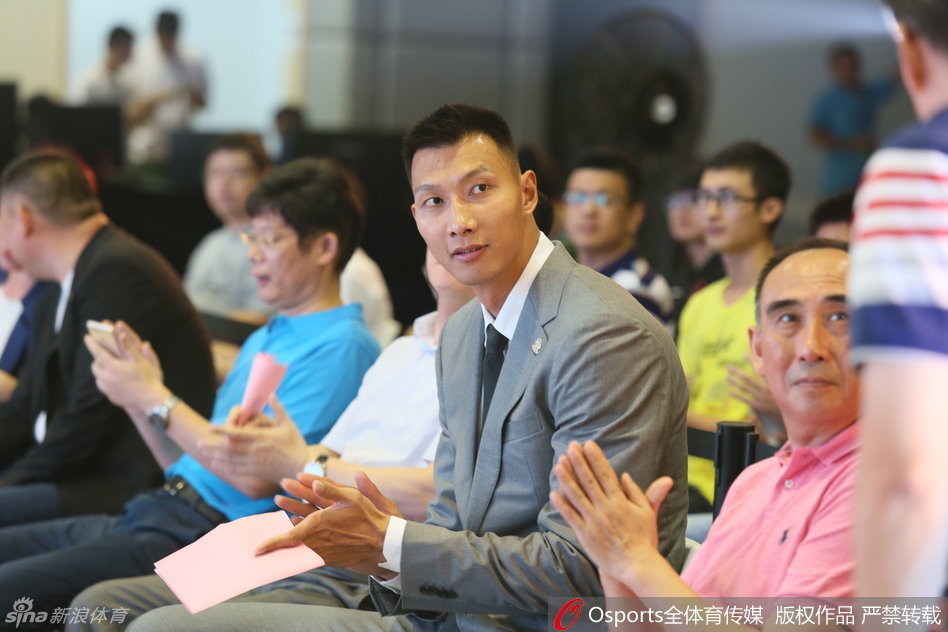 阿联关心老东家