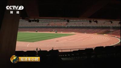 央视曝光三无毒跑道后续:校园铺设全程无监管