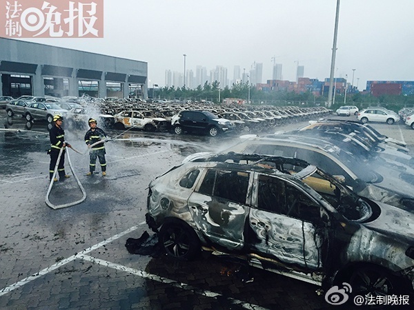 天津滨海新区深夜突发爆炸