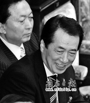 菅直人说,他将继承前任鸠山由纪夫"未竟事业",为"重建日本"和开创摆脱