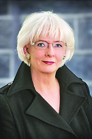 冰岛女总理和女伴完婚