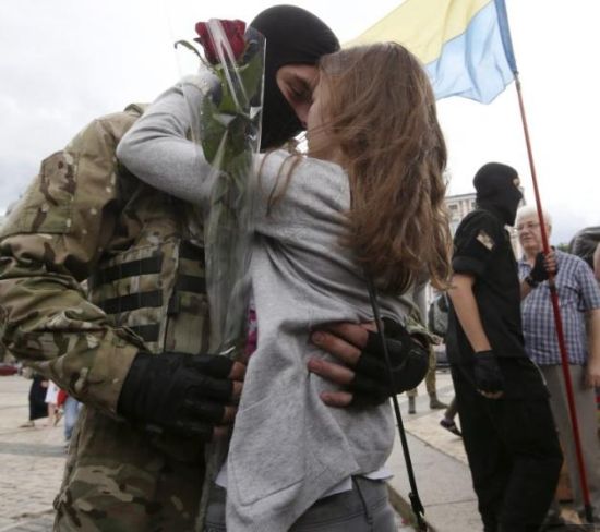 乌克兰军人离别图片图片
