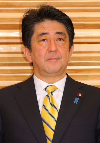 日本首相安倍晋三考虑访美期间首次访问珍珠港(资料图)中国日报网1月