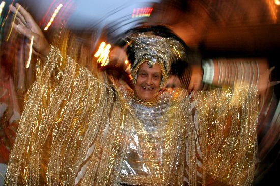 图文:智利瓦尔帕莱索举行文化狂欢节(2)