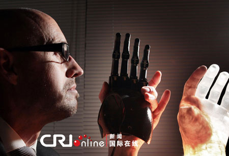 英国科学家发布世界上首批仿真手指(组图)