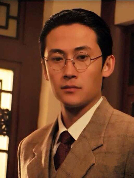 水木清华热播刘立帅气演绎爱国青年