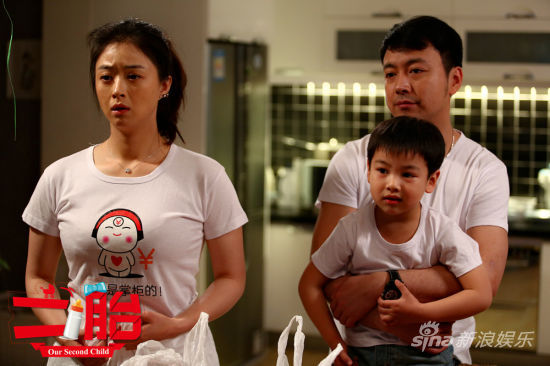 "豆豆"邹秋积与"好奶奶"刘莉莉童星邹秋积与"亲奶奶"潘虹"三口小家"