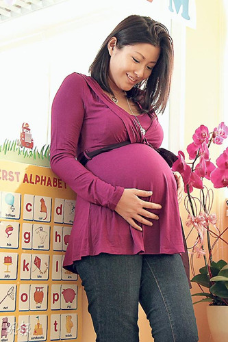 孕妇临产大肚子图片