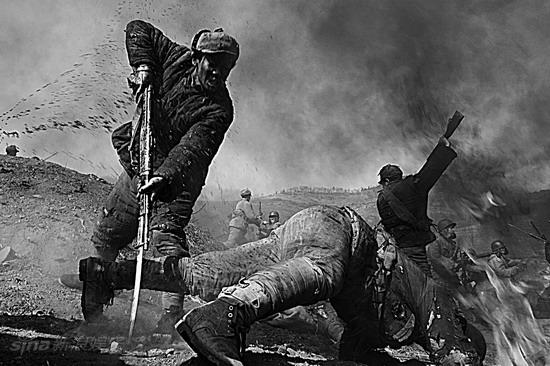 资料图片:电视剧《南下》黑白影像(23)