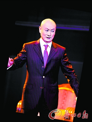 吉庆街生活秀古老京剧展示都市市井风情