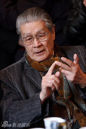 八旬蓝天野串场主持京剧骨子老戏专场谢恩师
