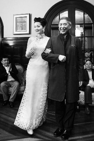 此次扮演尹雪艳的,是并不太出名的本土演员黄丽娅(左) 早报记者 高剑