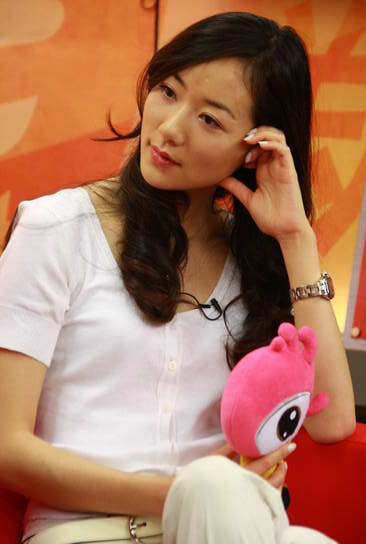 陈维亚韩雪周洁做客 《周璇》献礼上海世博会