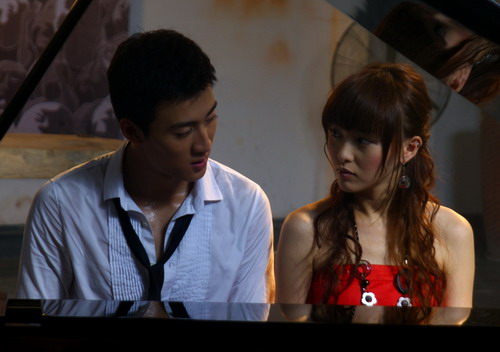 电影宝库 贺岁喜剧大片《棒子老虎鸡》专题 正文  新浪娱乐讯 进入12