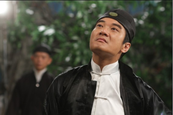 钱嘉乐万梓良杨恭如张达明新浪娱乐讯 旨在真实还原李小龙成长历程的