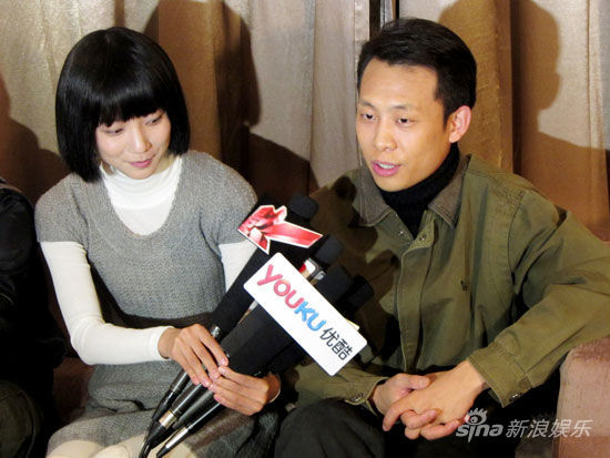 张译拍微电影《老人愿》 片场向王珞丹“示爱”_影音娱乐_新浪网