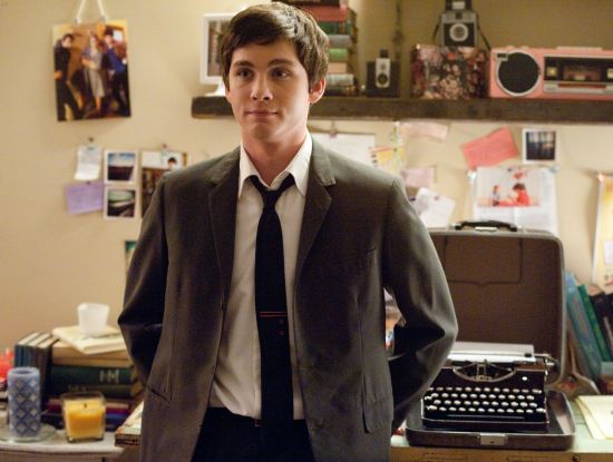 《壁花少年》再曝剧照 艾玛化身性感女郎