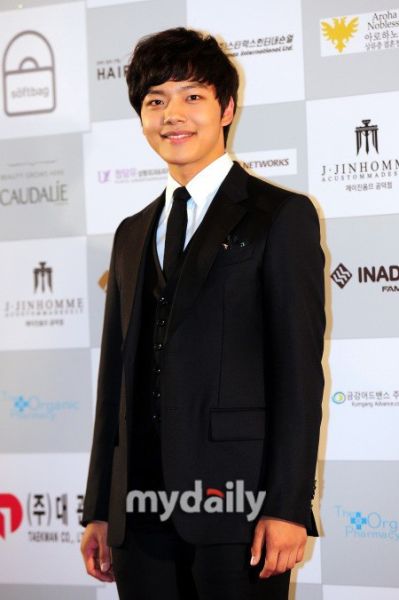 吕珍九将担任中韩合拍片《权法》男主角