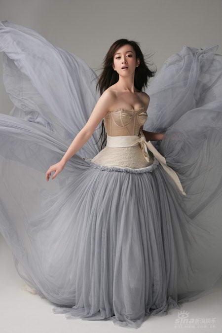 新《倚天》蛛儿露身手 张檬赶车"急速狂奔"