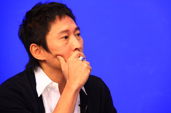 图文钮承泽聊艋舺深沉表情