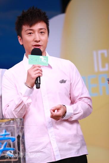 图文:《出水芙蓉》首映-方力申发言