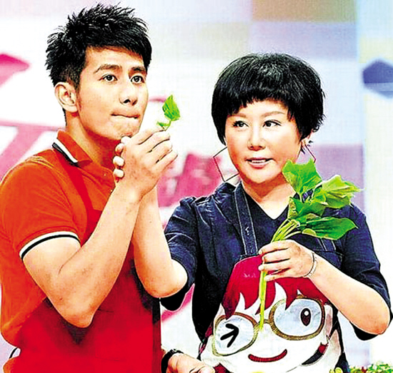 44岁蓝心湄被传恋上28岁帅哥 同往日本度假