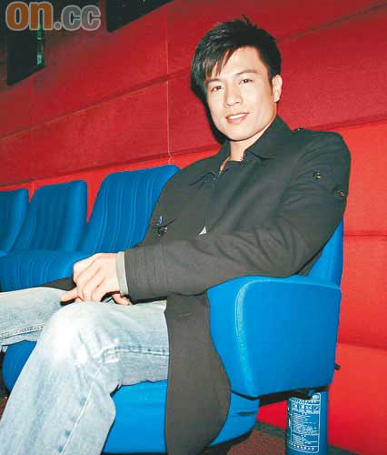 安志杰赞谢婷婷脚法灵活 适合拍动作片