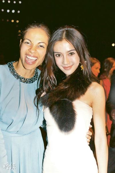 angelababy与好莱坞女星罗莎里奥61唐森合照留念.