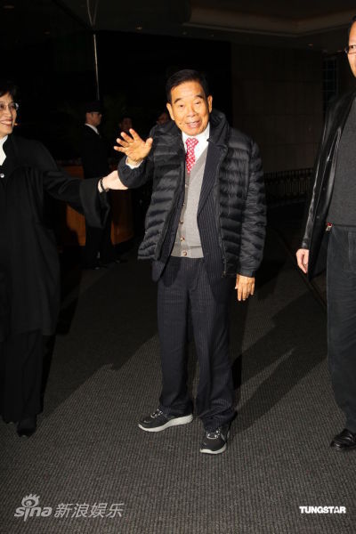 郑裕彤孙女郑志雯出嫁 力挺孙女婿给打满分(图)