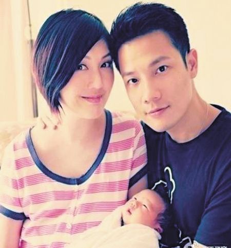 杨千嬅微博大方秀儿子 一家三口温馨