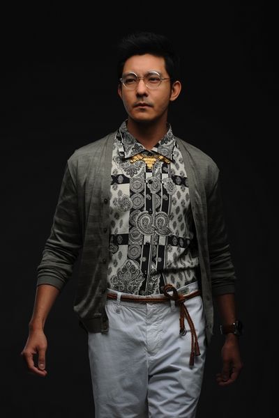 立威廉登杂志封面复古造型英俊挺拔图