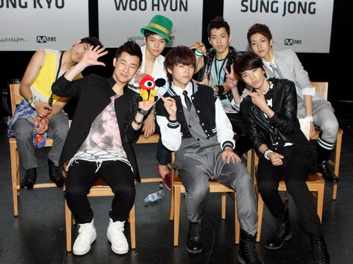 图文:韩国新组合infinite-集体合影