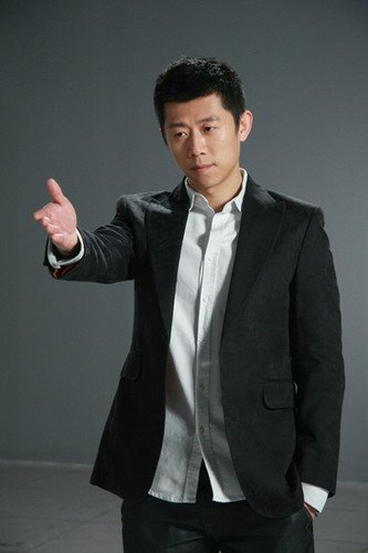 夏雨再扛公益大旗 宣传片央视循环播放(图)