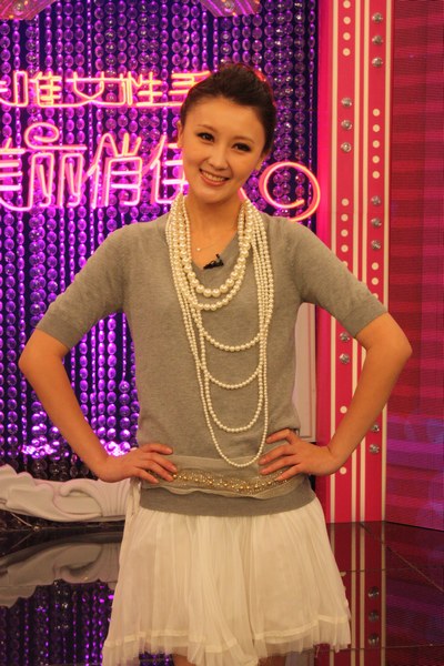 甘薇预借美俏进军主持界 清新主持风格受认可