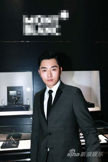 李东学绅士范儿代言 人气红受青睐(图)